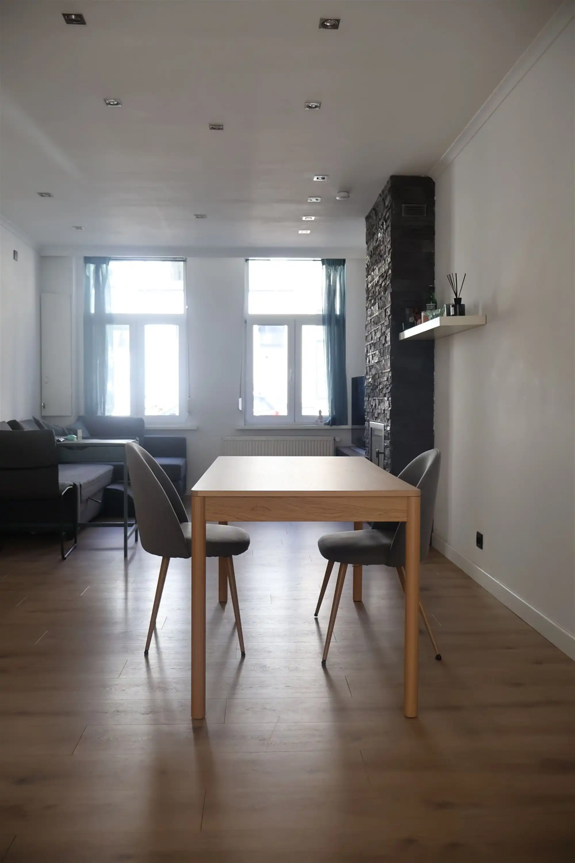 Gezellig huis met zuidgericht terras aan Berchem Station foto 3