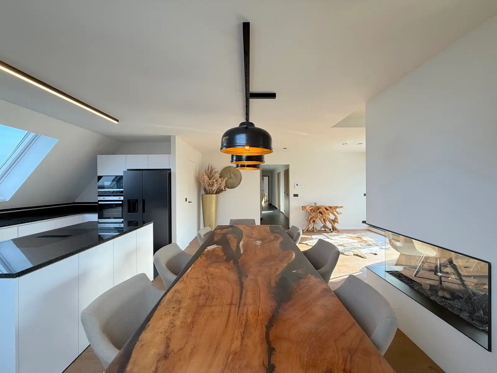 Gemeubeld appartement met 3 slaapkamers, terras en garage foto 11