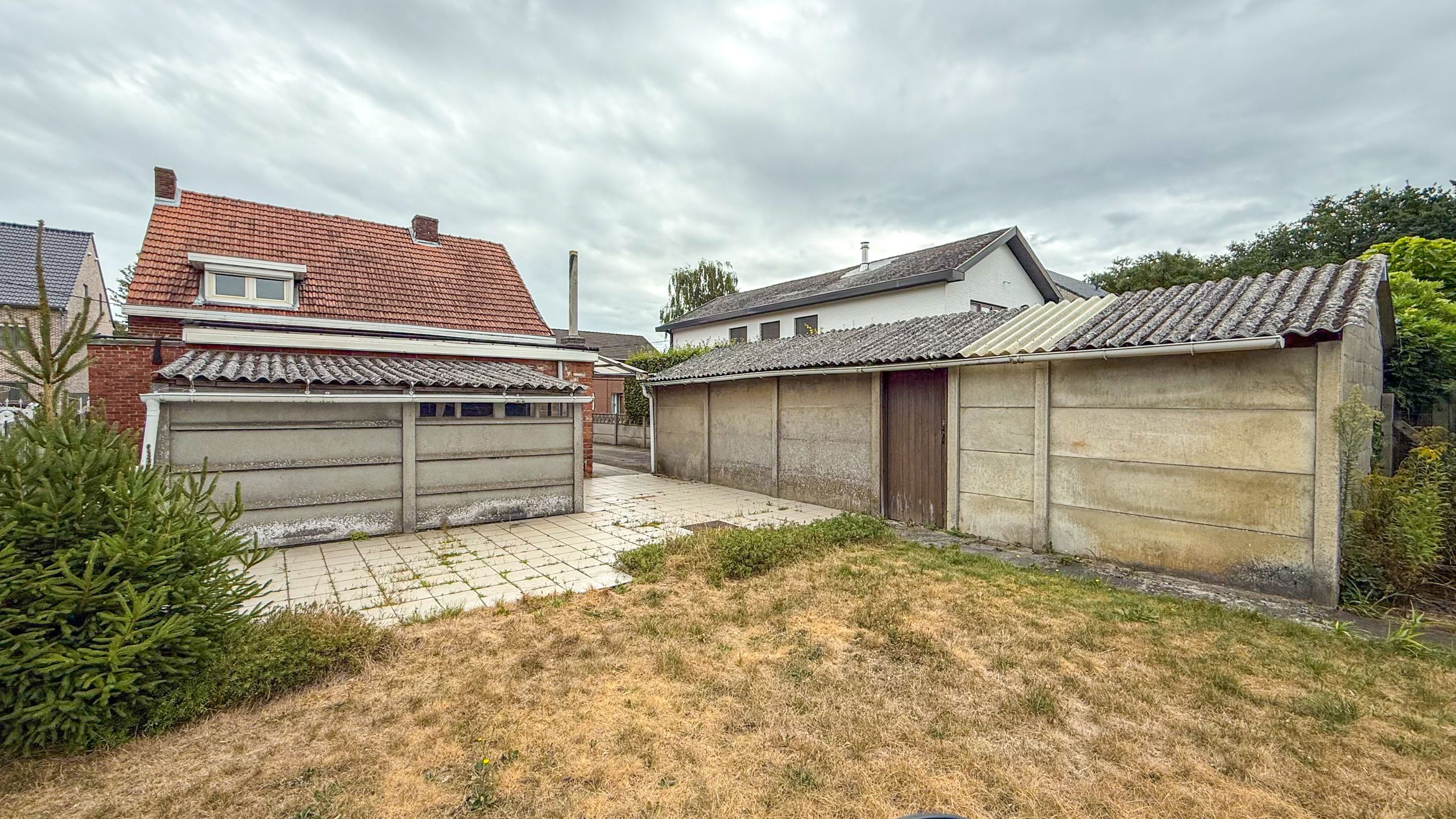 Te vernieuwen woning met 4 slaapkamers en zonnige tuin! foto 33