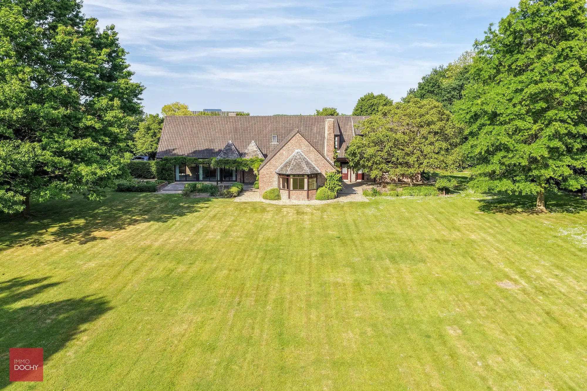 Ruim landhuis in prachtig domein van ca. 2ha foto 3