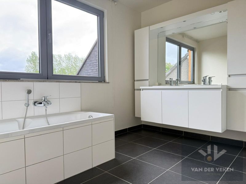 RUIM 2-SLPKAPPARTEMENT NABIJ HET CENTRUM foto 13
