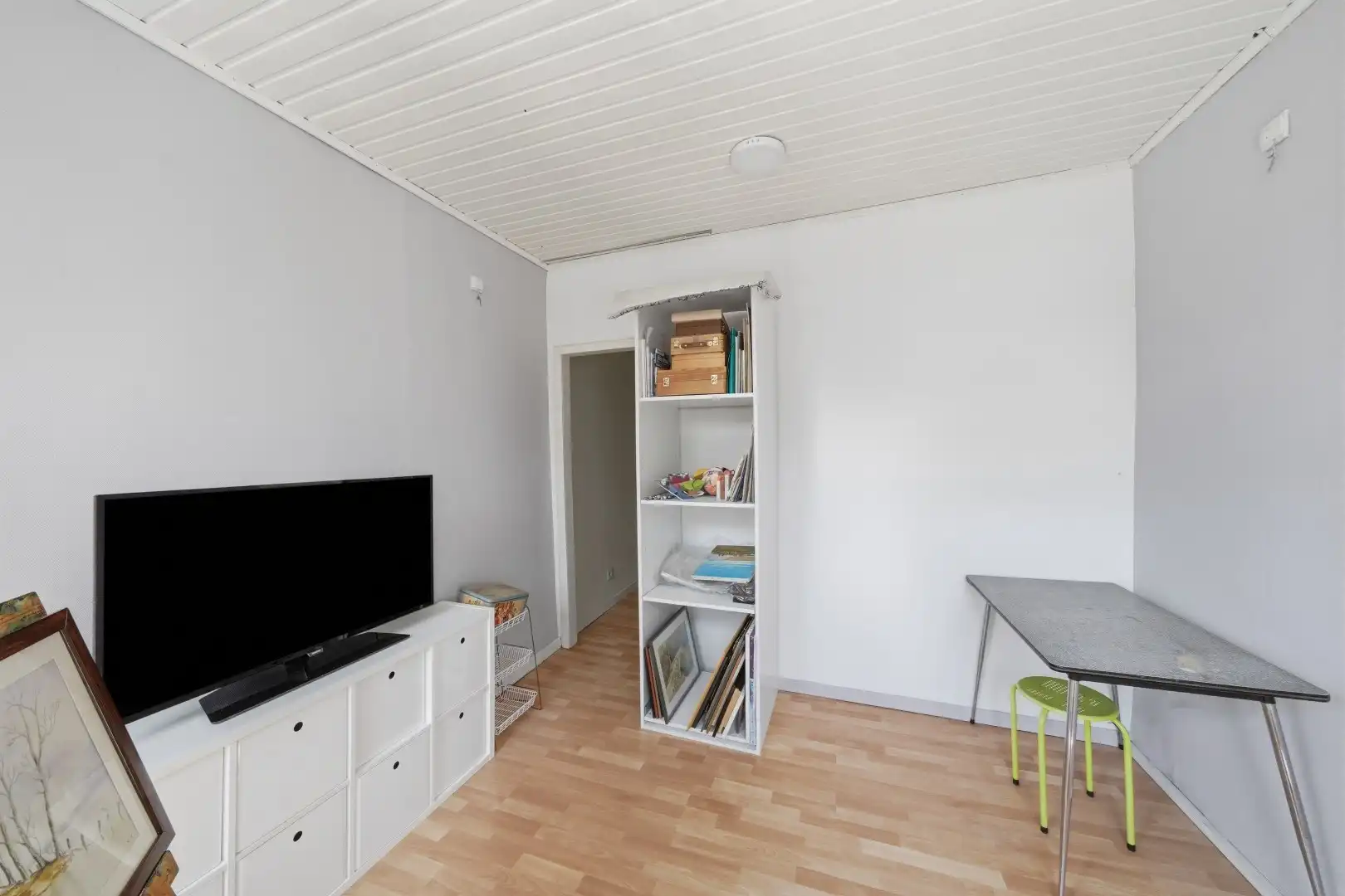 Charmante starterswoning met voor- én achtertuin in het centrum van Oudenburg foto 14