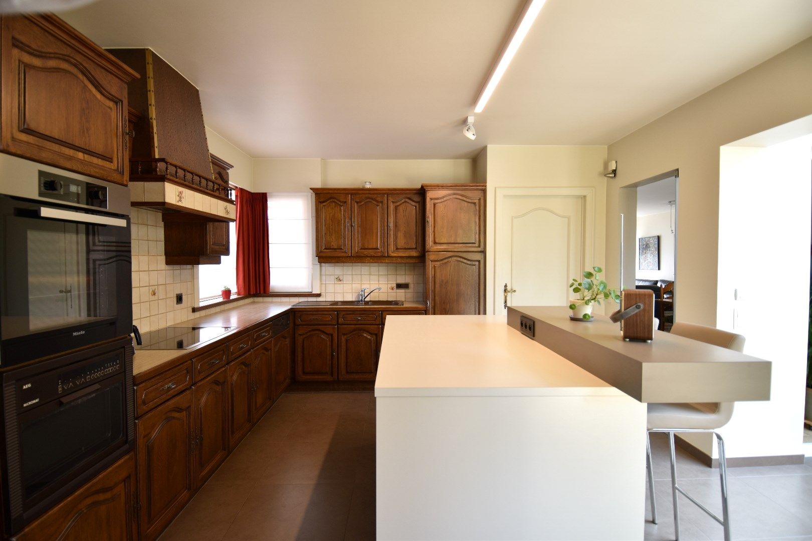 Instapklare HOB met 3 slaapkamers, garage, zolder op een perceel van 1329 m² te Sint-Eloois-Winkel foto 4