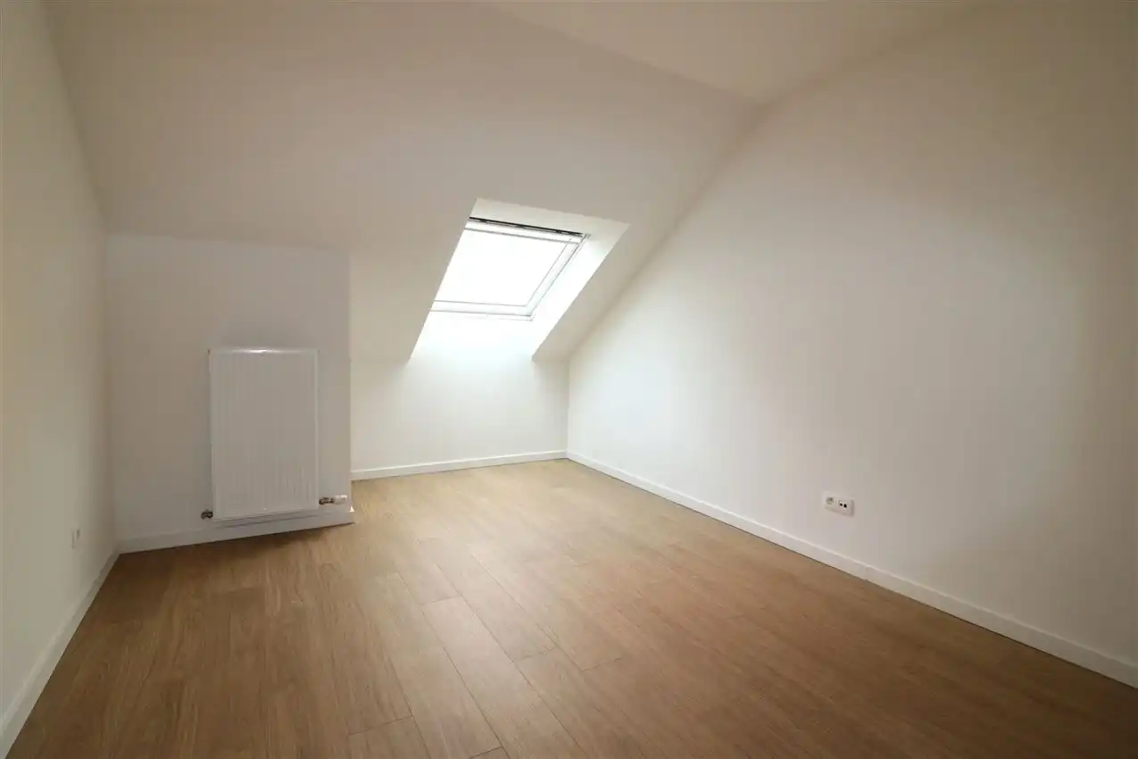 Leuk app.in landelijke stijl met 2 slpk., autostaanplaats en terras foto 15