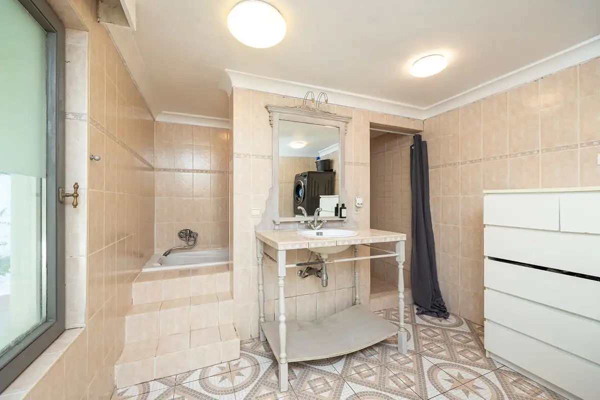 Instapklare semi half open woning met 4 slaapkamers foto 11