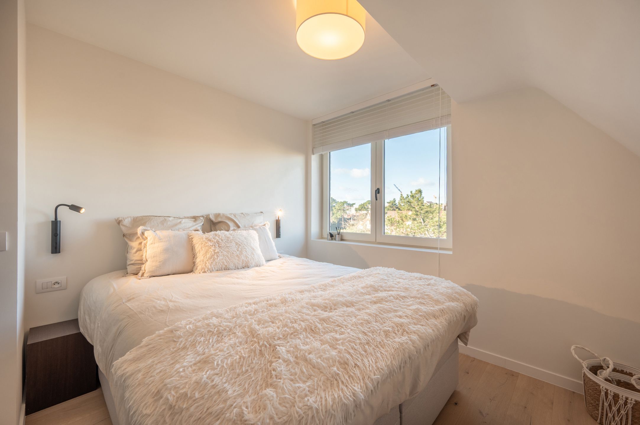 Gerenoveerd appartement in charmante residentie in het Zoute foto 13