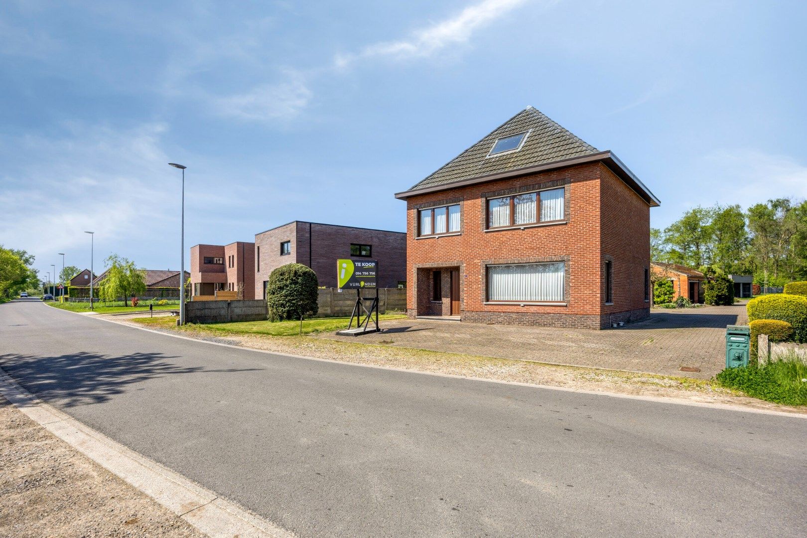 Ruime op te frisse woning op een perceel van 2.210 m² ! foto 35