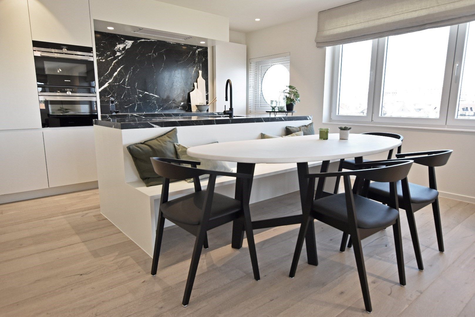 Prachtige totaalrenovatie met uitgestrekt zicht over het Zegemeer.  foto 7