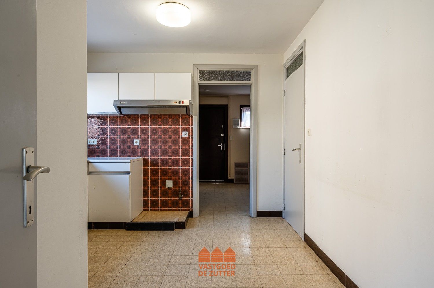 Te renoveren halfopen woning met prachtig vergezicht op unieke locatie foto 11