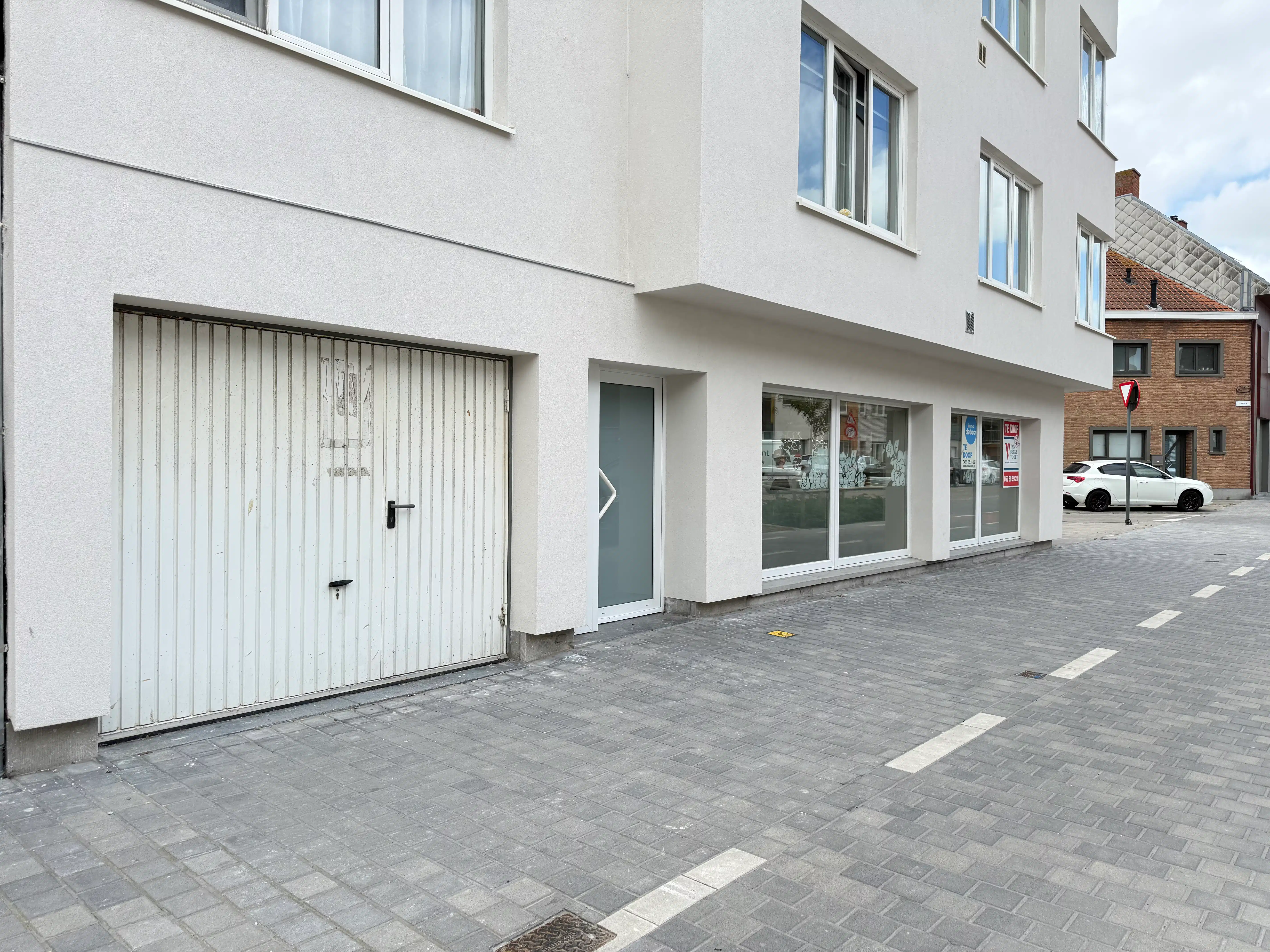Handelspand op hoekligging met garage foto 12