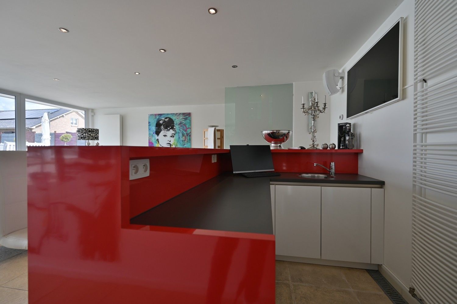 Ruime woning met zwembad en royaal poolhouse, op rustige locatie in Rekem, direct grenzend aan velden foto 28