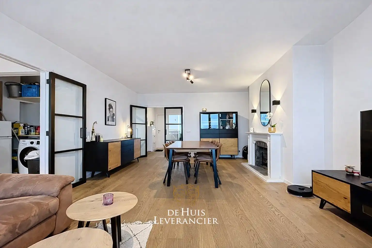 centraal gelegen, gerenoveerd appartement met panoramische zicht op 2 terrassen foto 3