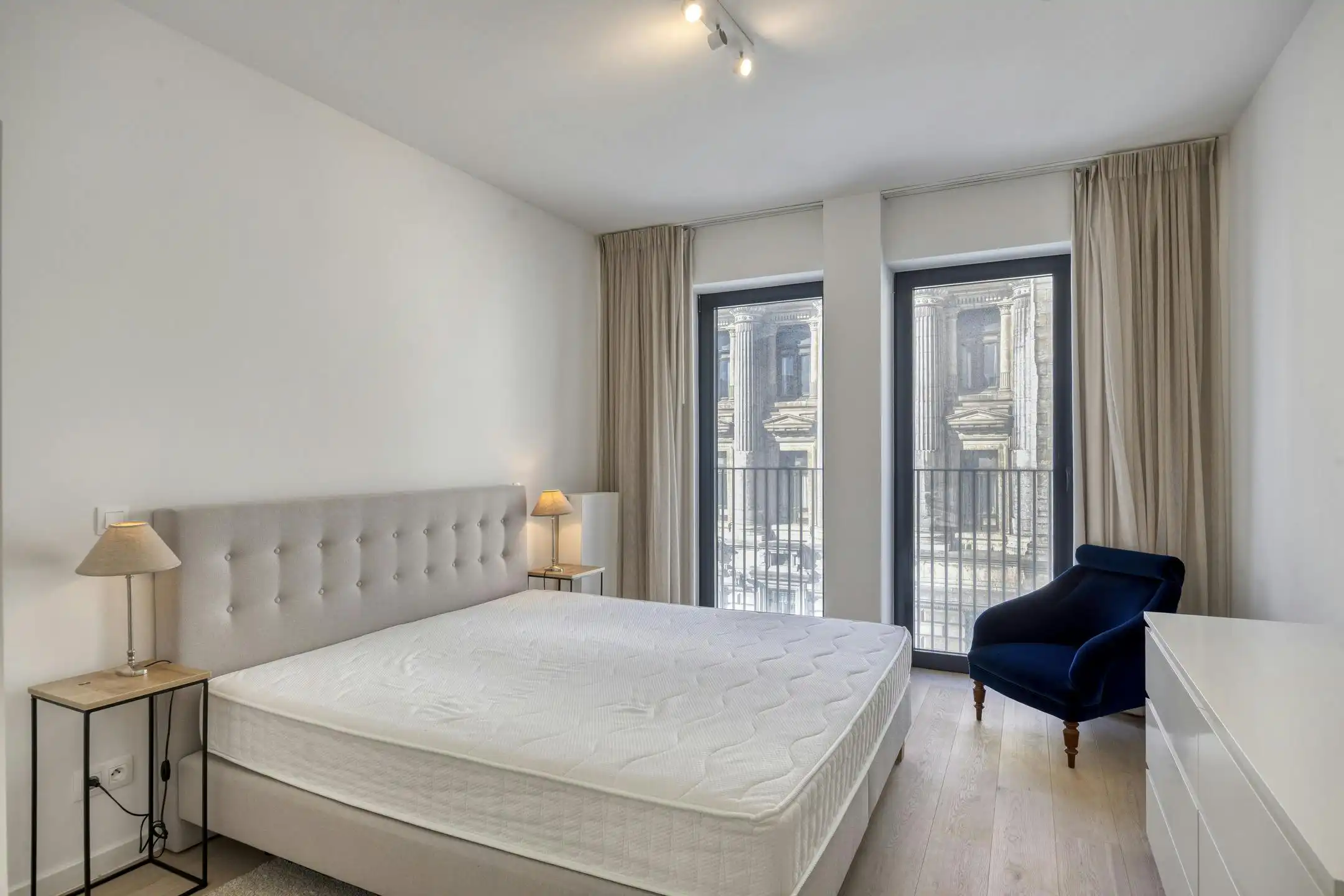 Te koop: lichtrijk 2slpk appt vlakbij Place Poelaert foto 5