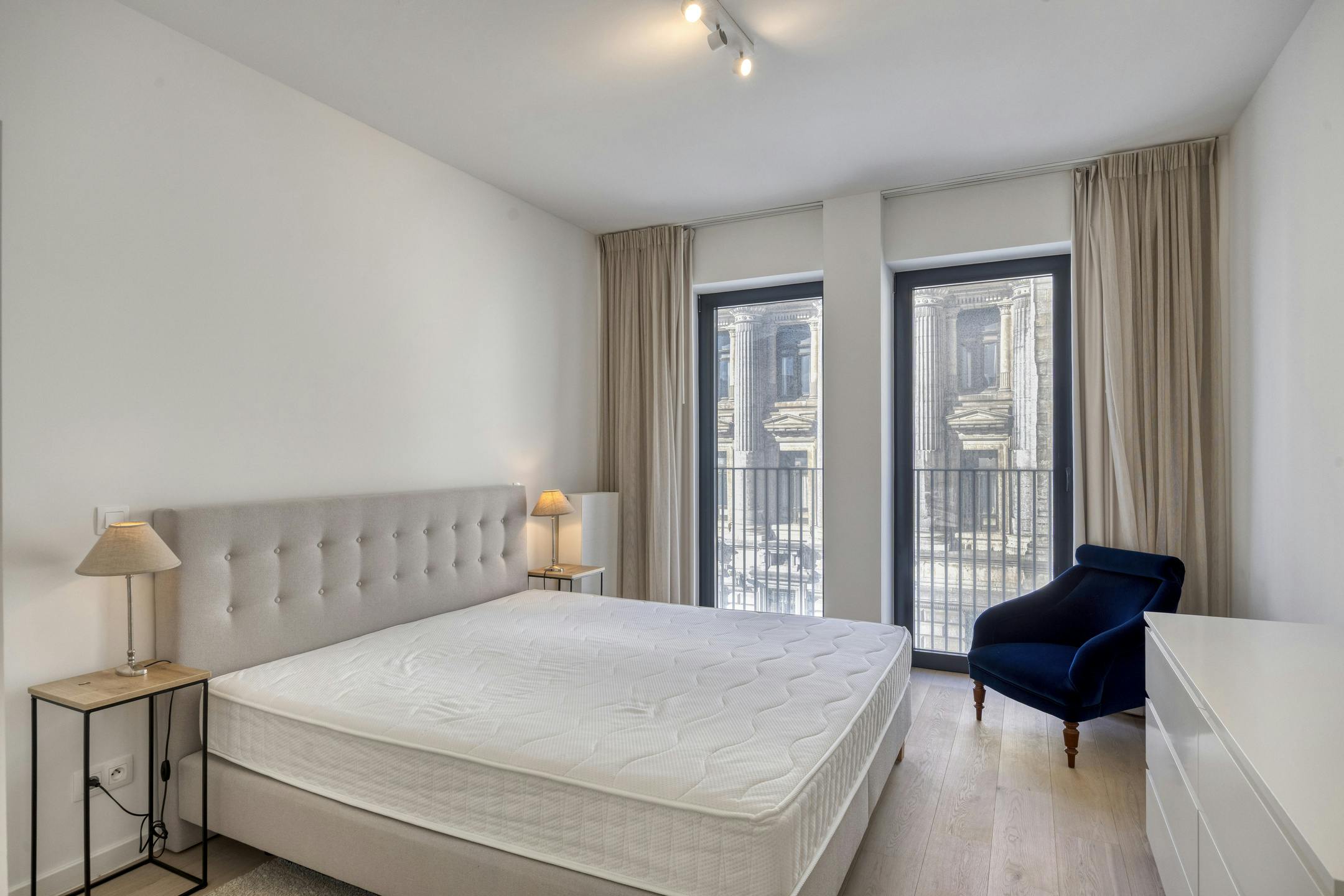 2 slaapkamer appartement te koop in centrum Brussel! foto 8