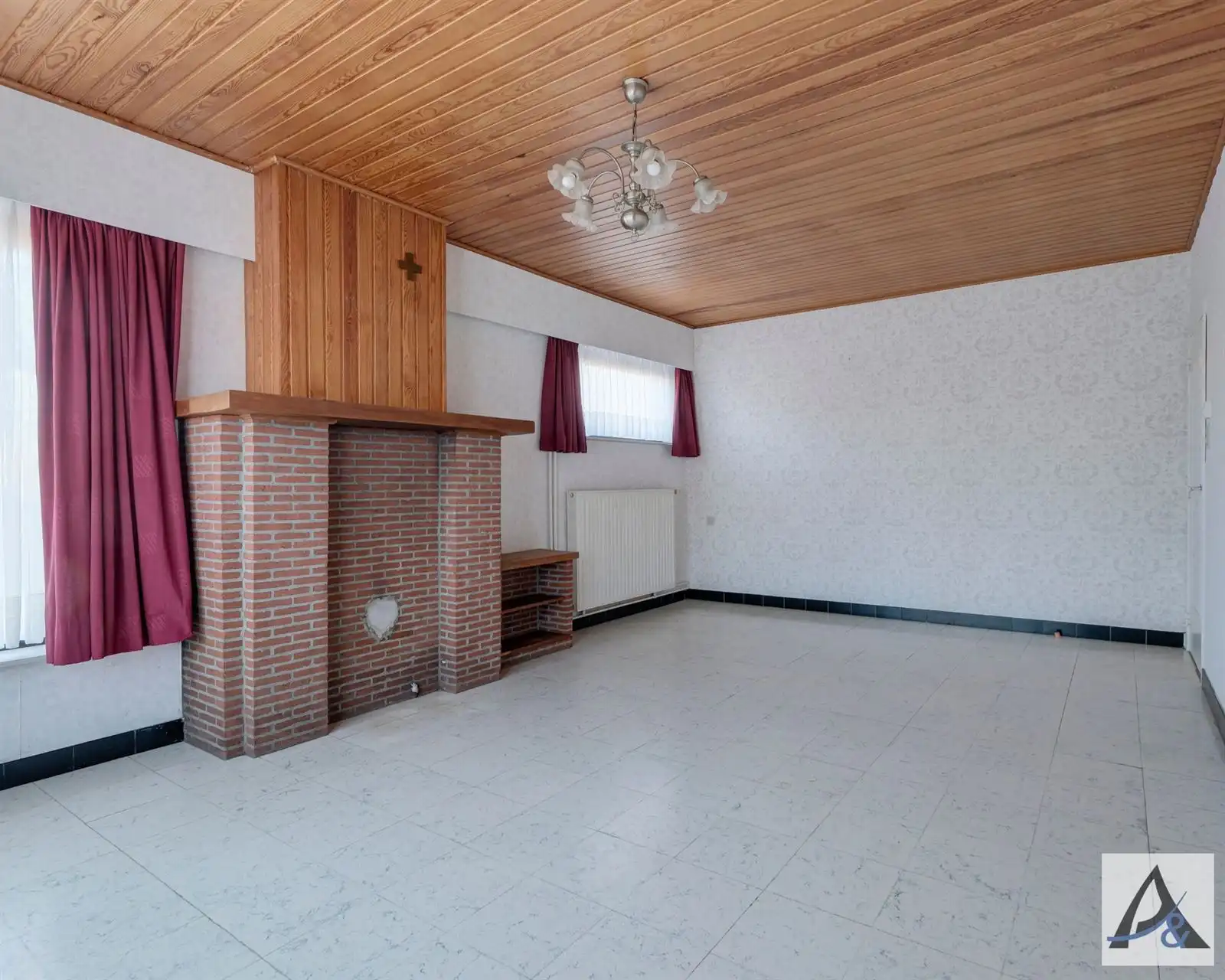 Te renoveren woning met potentieel in rustige buurt foto 6