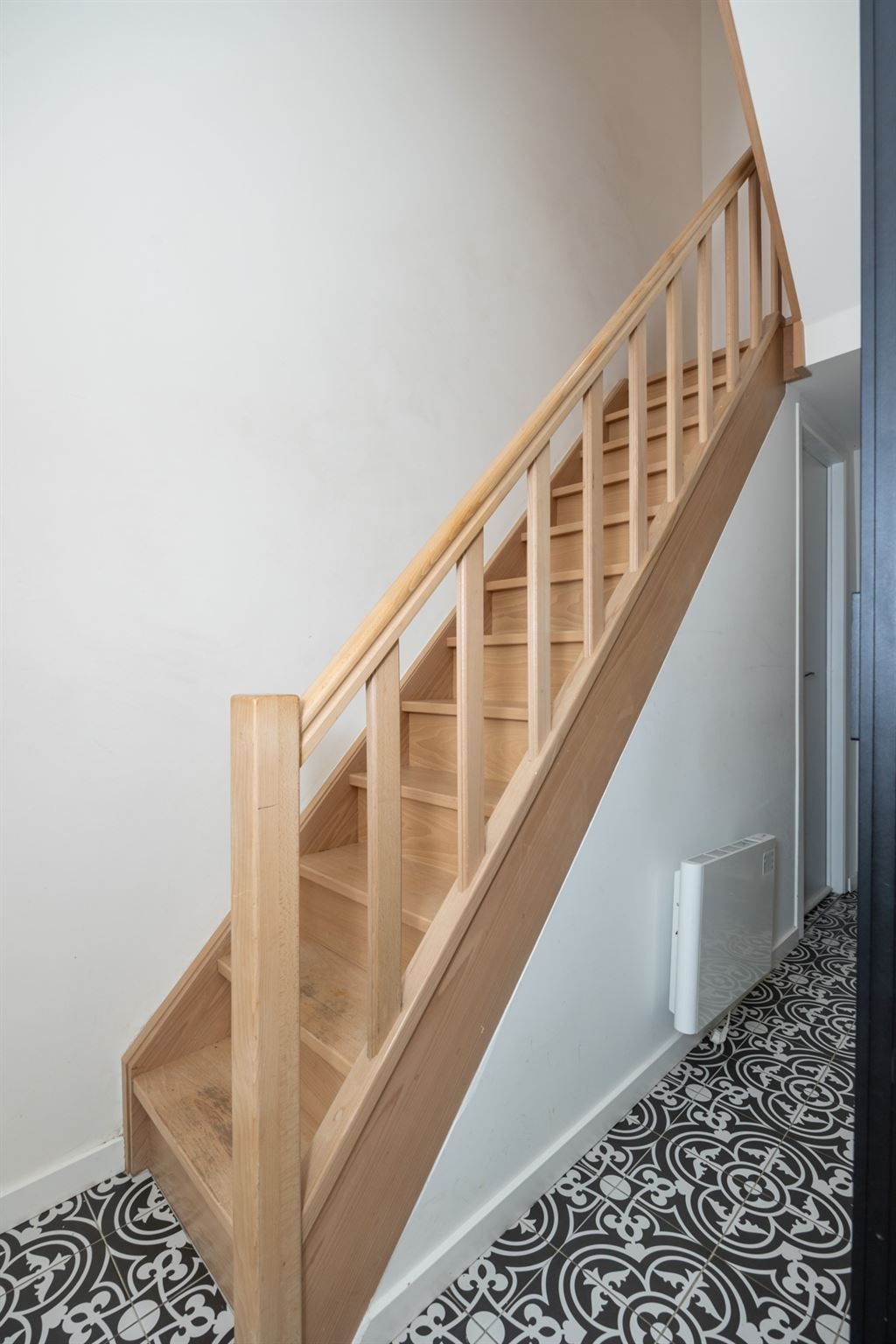 Ruime gerenoveerde woning met alle comfort foto 5