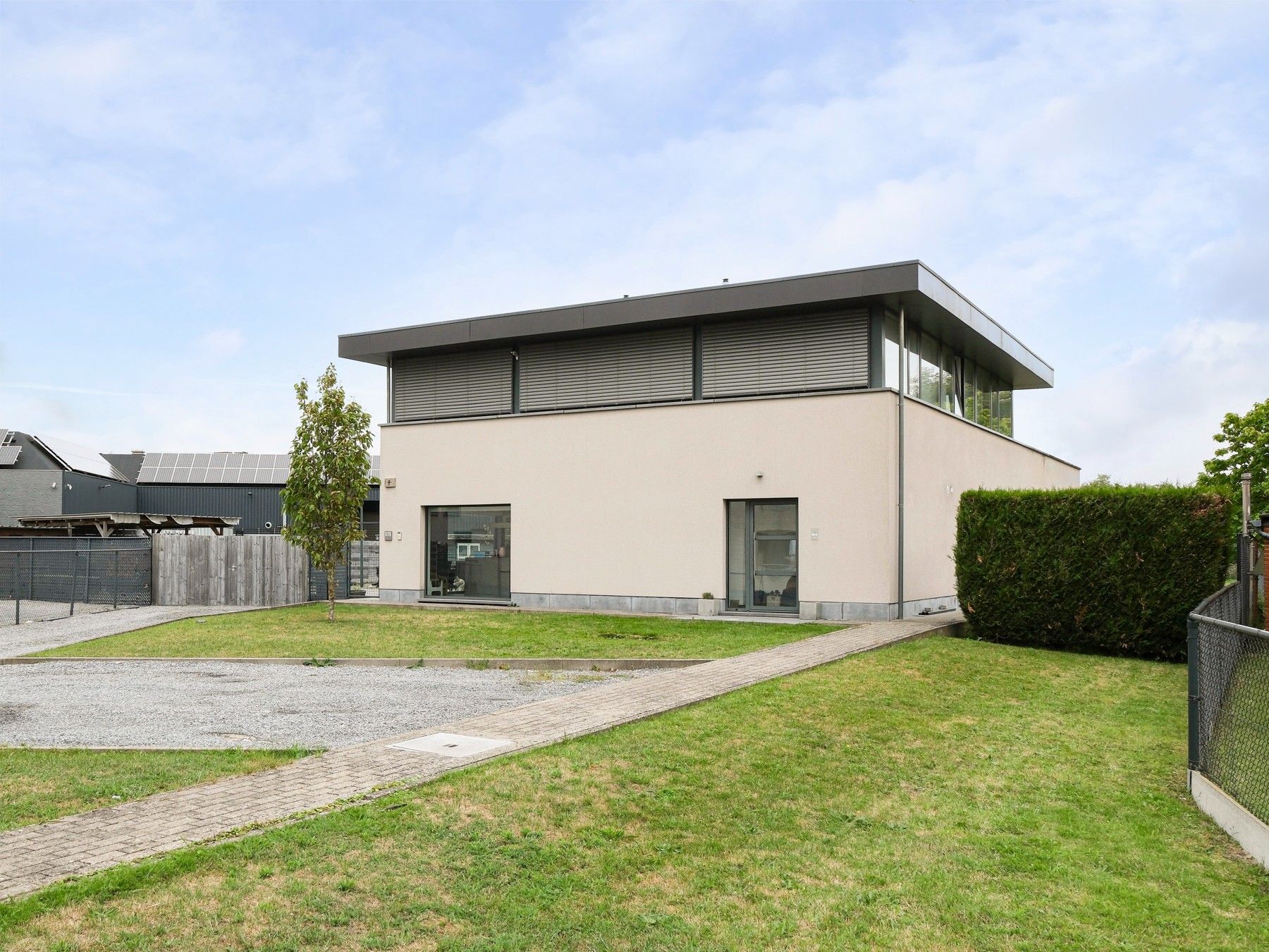 Riant gelijkvloers appartement met tuin op een boogscheut van Hasselt! foto 2