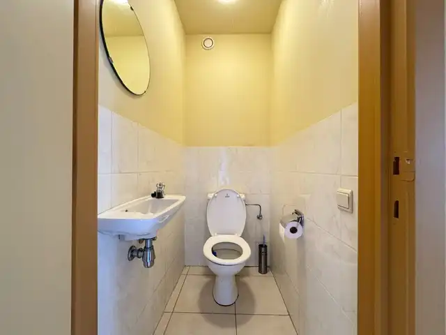 Zeer ruim 2 slpk appartement te huur in Westende dorp! foto 15