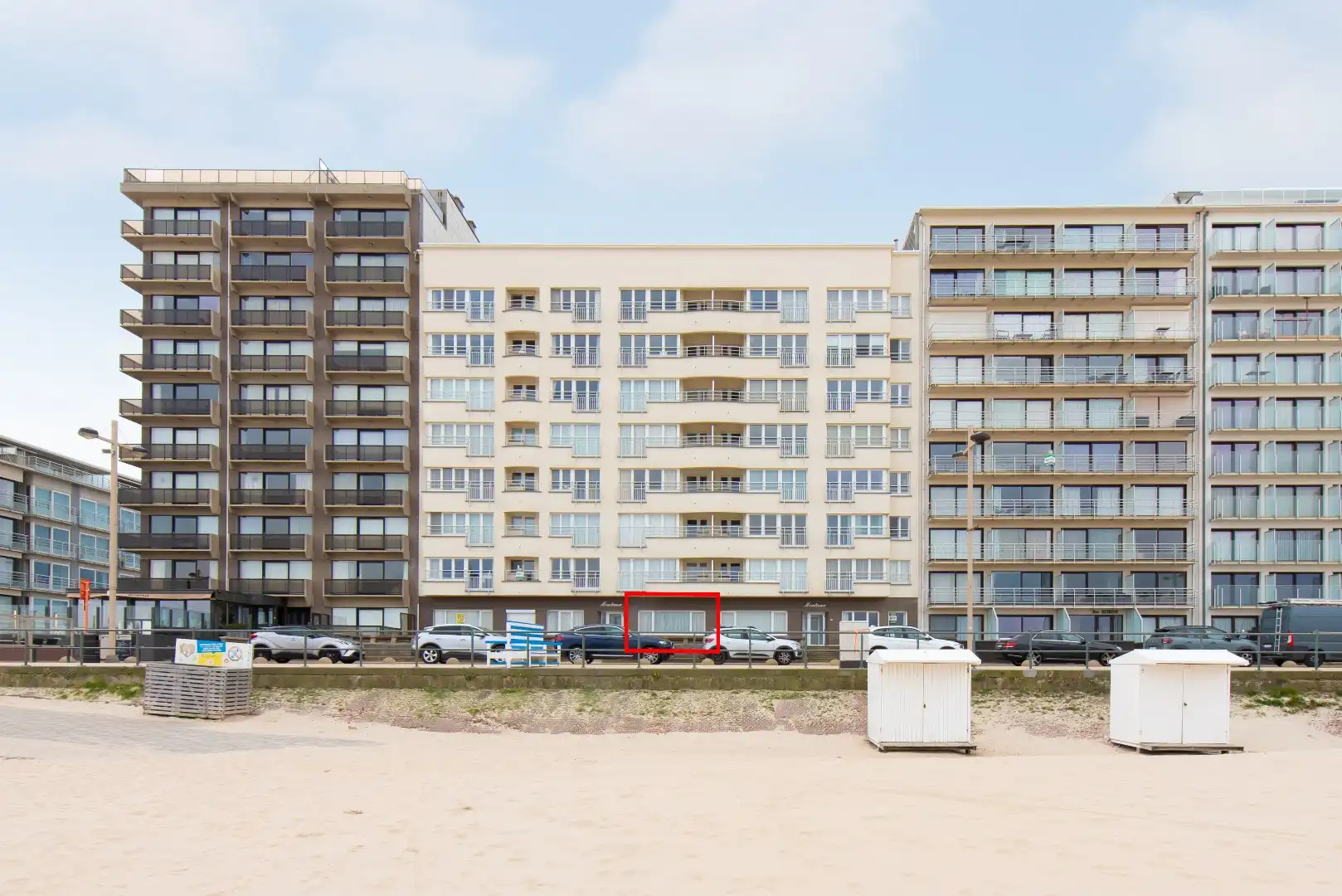 Ruim en lichtrijk 3-slaapkamerappartement op de zeedijk van Middelkerke, met een ongeëvenaard uitzicht op zee! foto 4