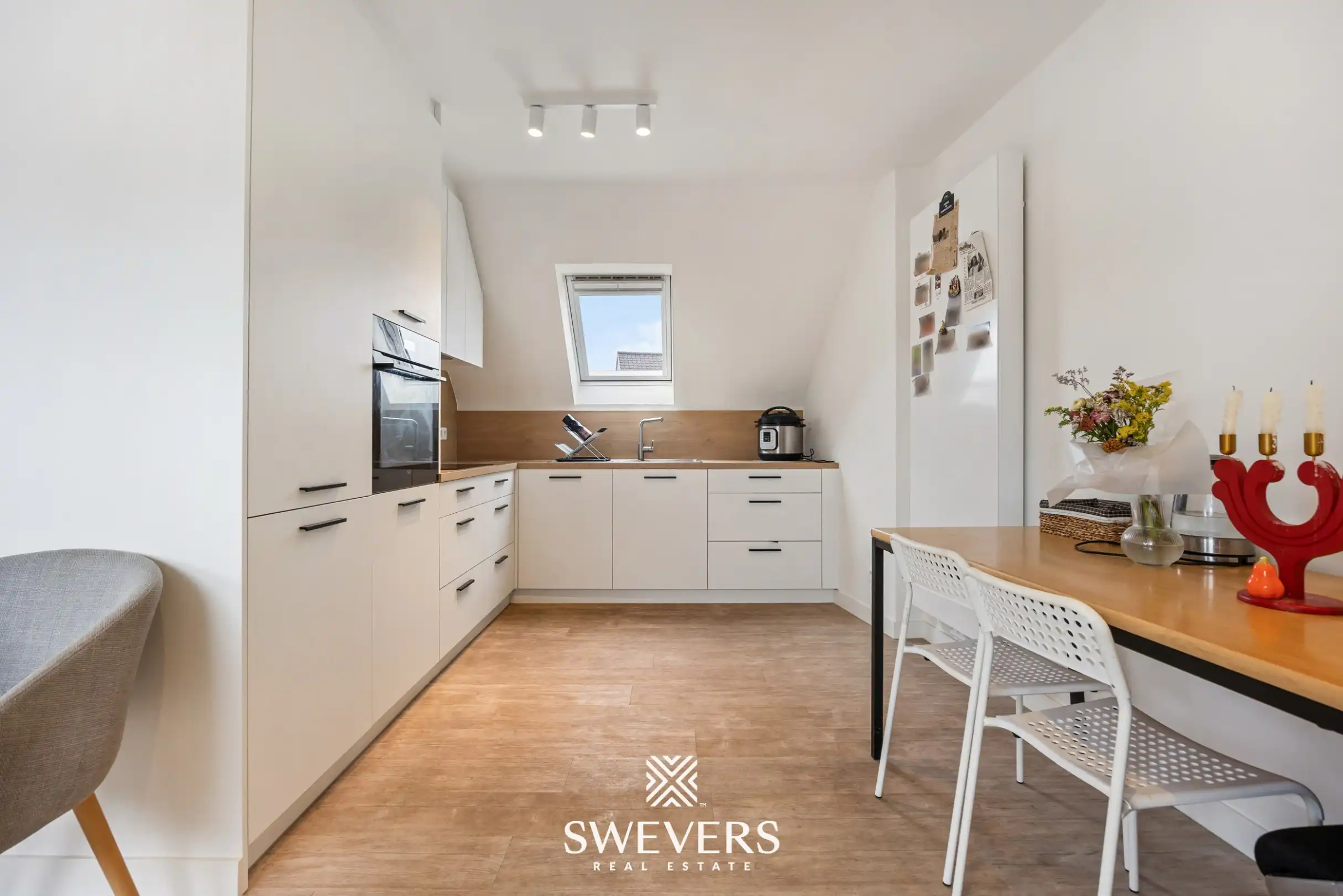 Gerenoveerd 1-slaapkamerappartement nabij centrum Hasselt foto 6