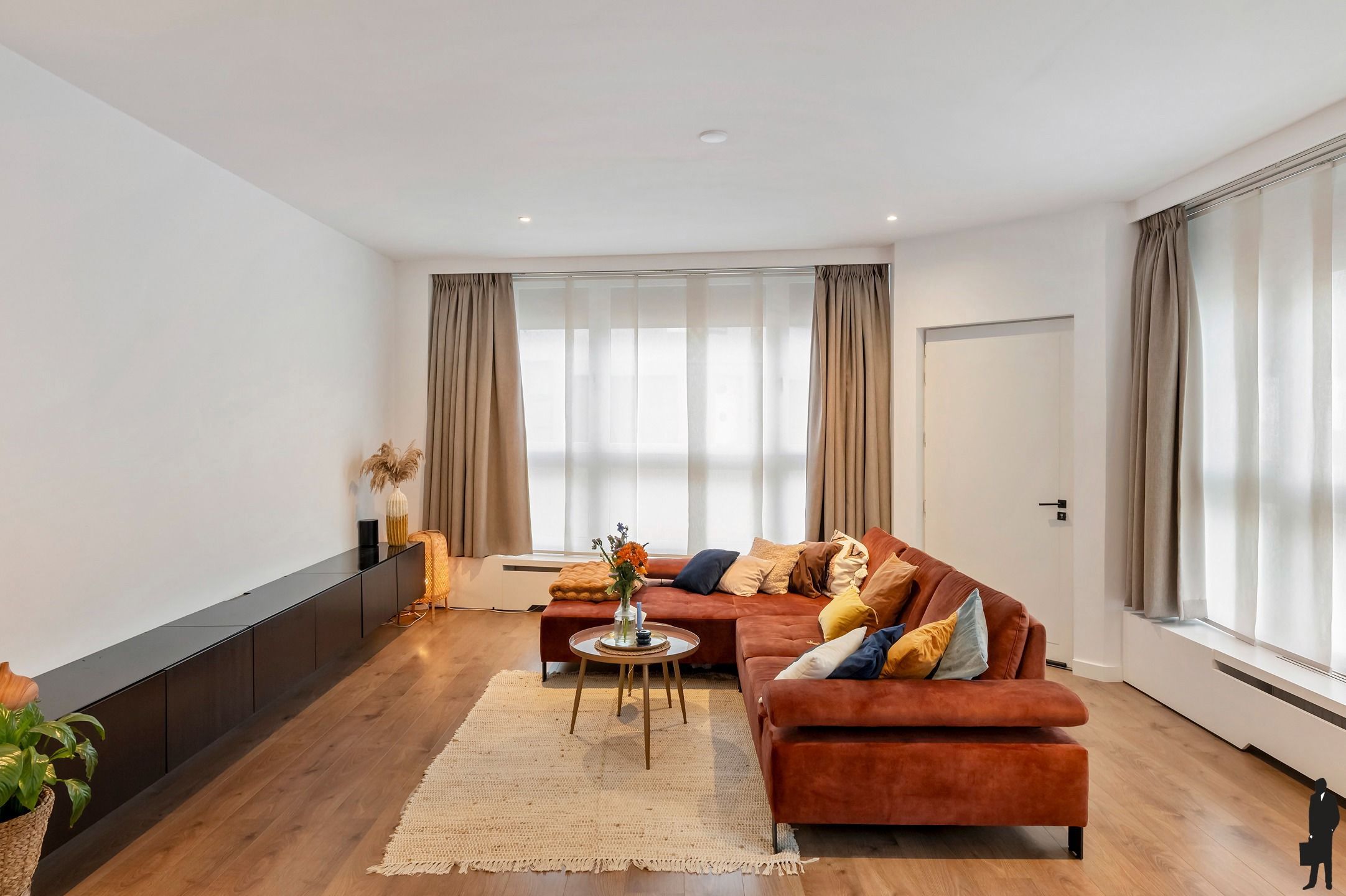 Instapklaar ruim gelijkvloers appartement in hartje Zurenborg foto 3