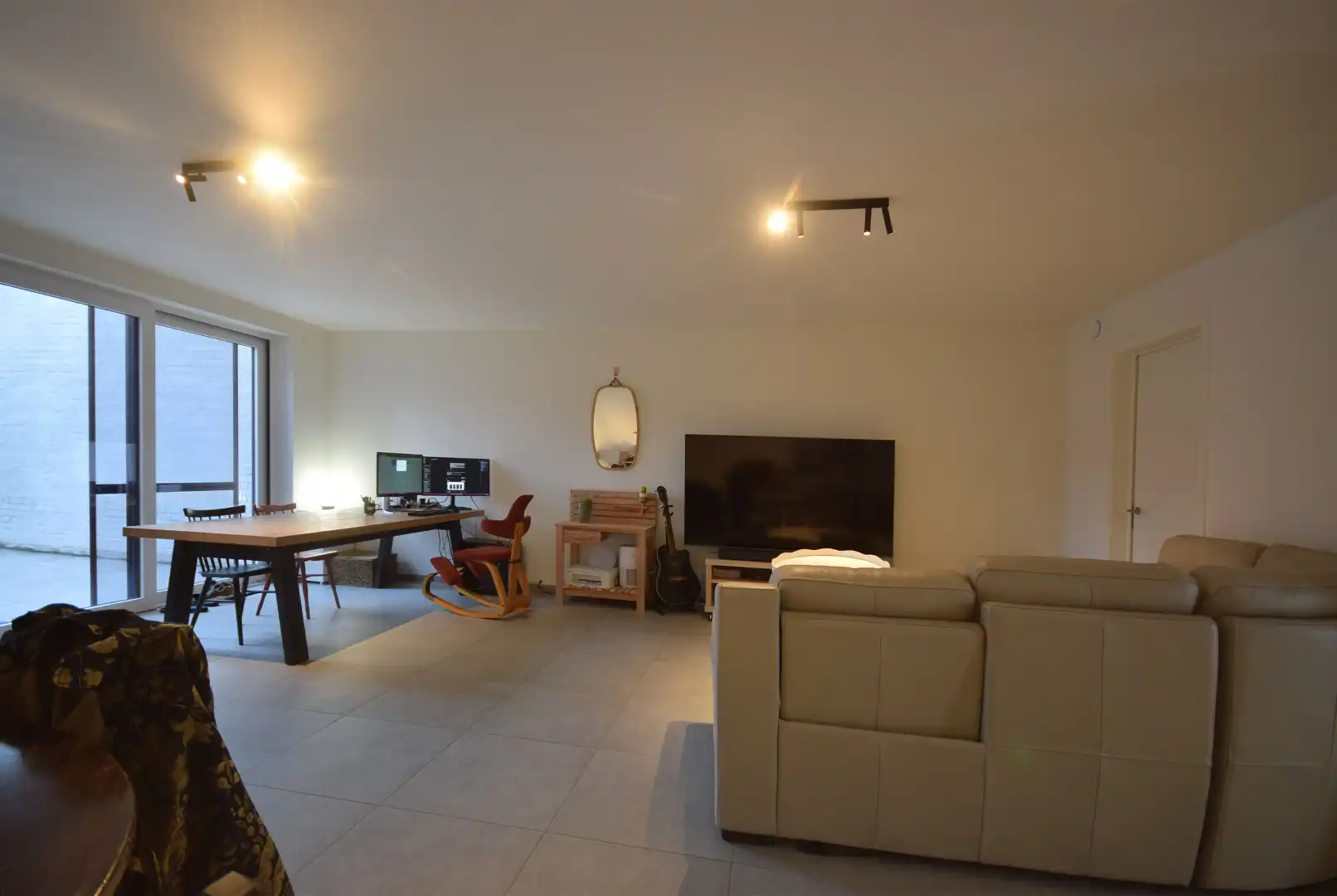 WONING MET 2 SLAAPKAMERS EN AANGRENZENDE GARAGE foto 6