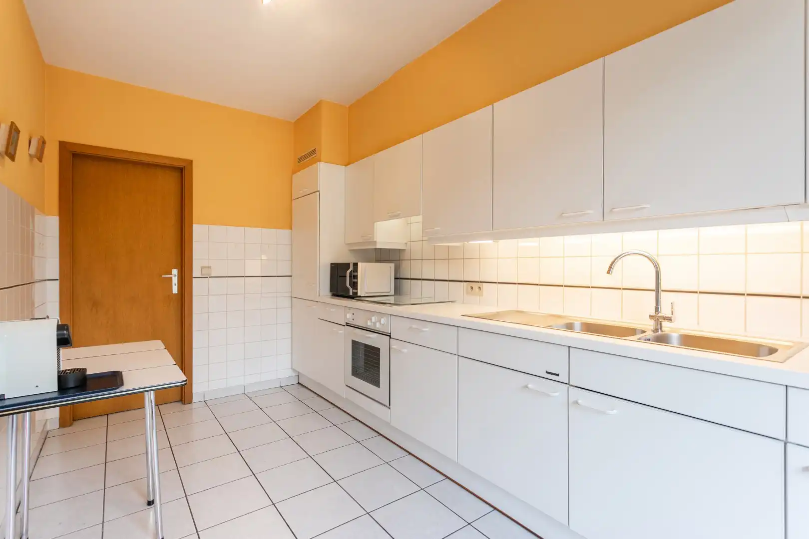 Instapklaar appartement met 2 slaapkamers, 2 balkons en autostaanplaats foto 4
