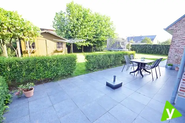 Ruime gezinswoning gelegen met tuin net buiten het centrum van Eeklo! foto 21