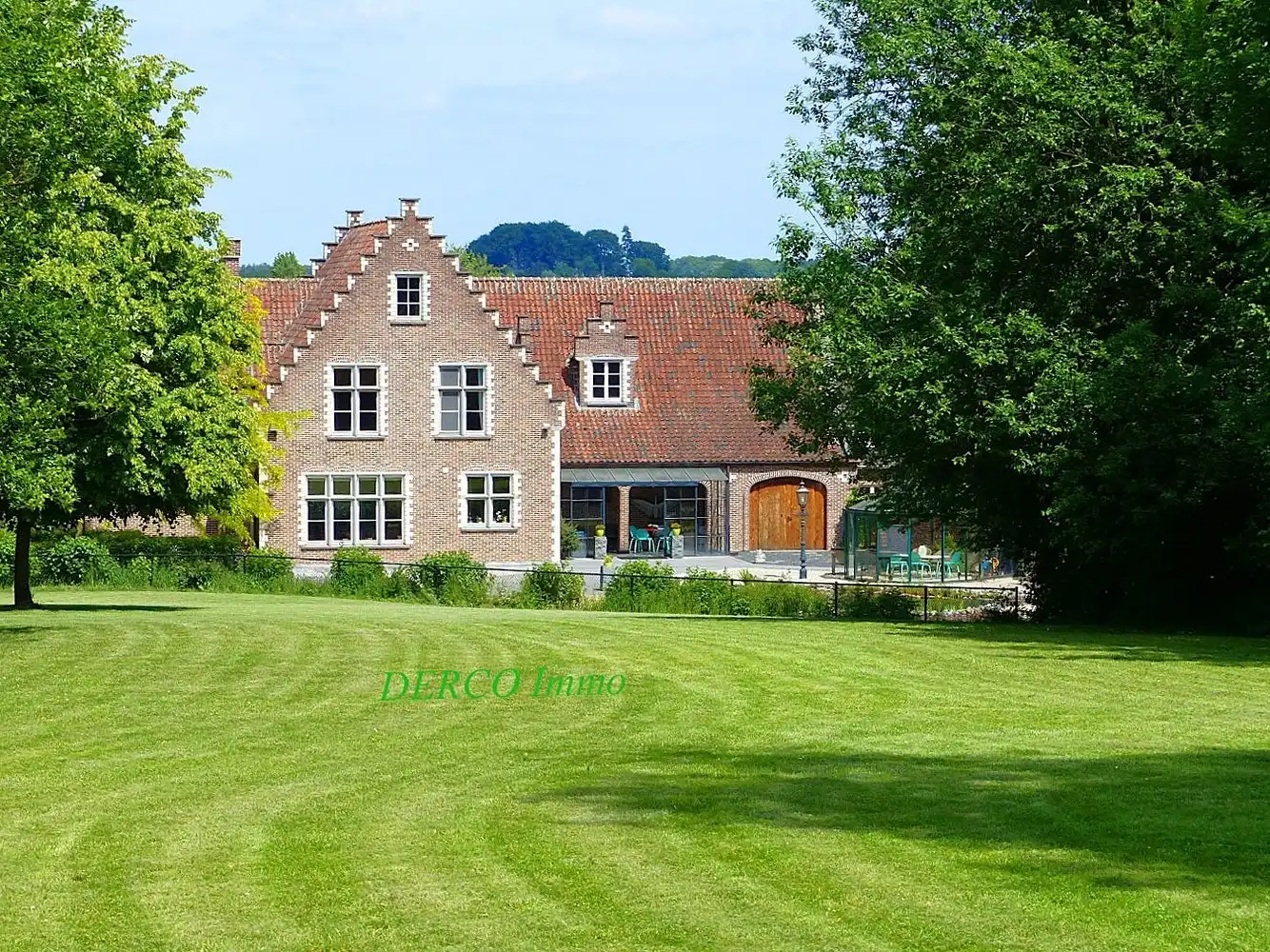 gezellige villa van 870 m2 met praktijkruimte, kangoeroewoning, ...  op 1,27 hectare foto 4