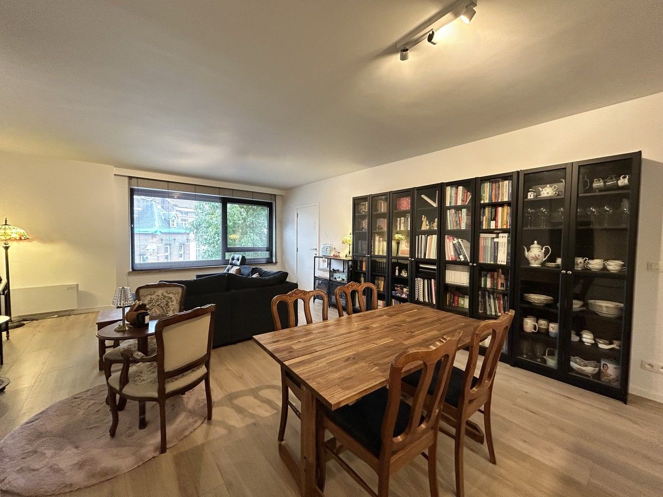 Instapklaar 3-slaapkamerappartement met terras in hartje Leuven foto 6