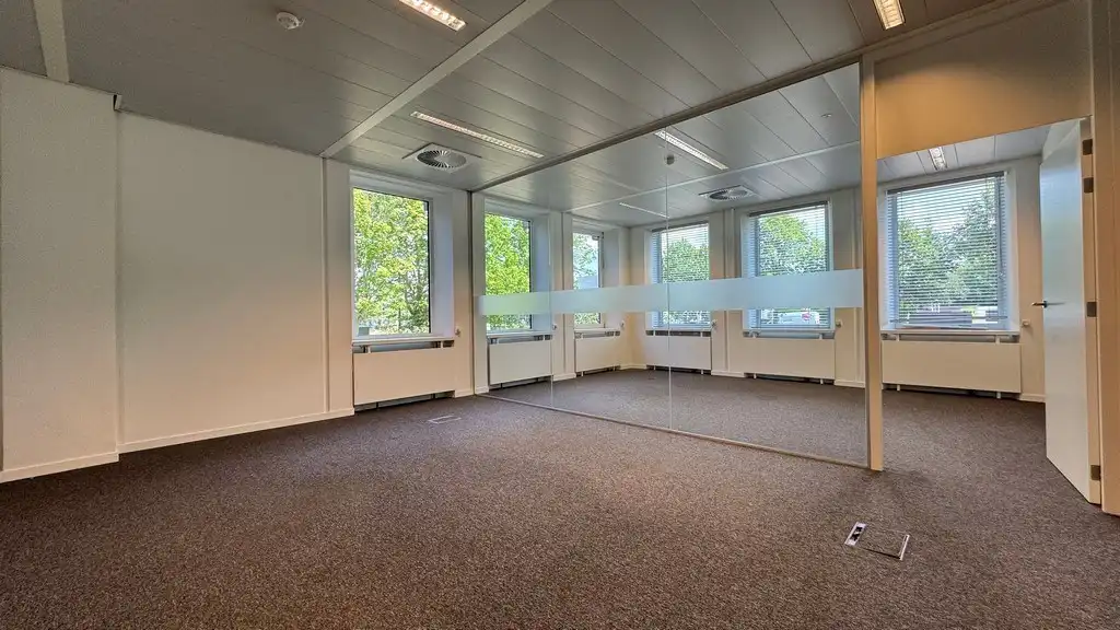 Instapklare kantoren te huur vlakbij E19 in Kontich foto 5