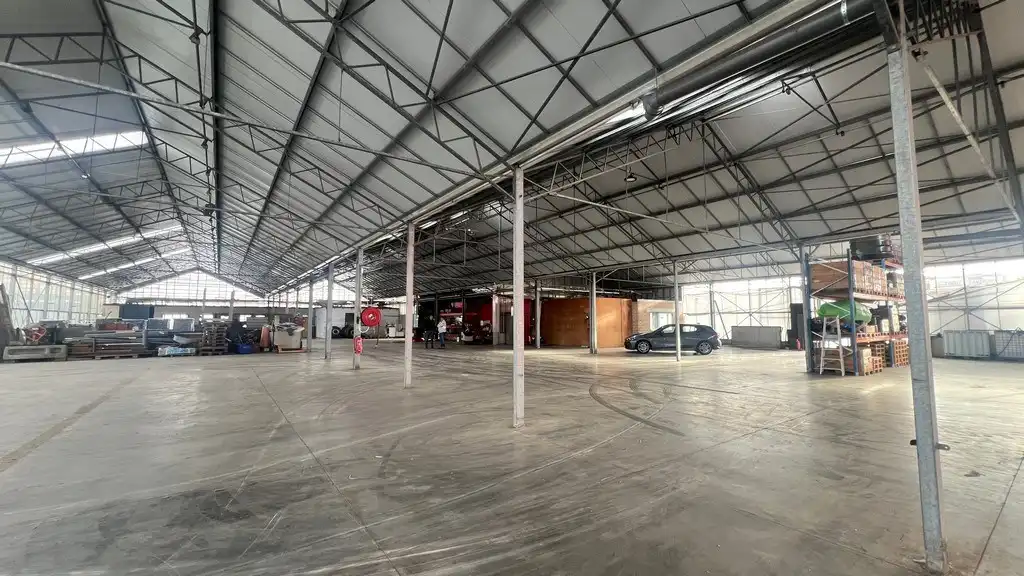 Strategisch gelegen magazijn met kantoor te huur in Merelbeke-Melle foto 3