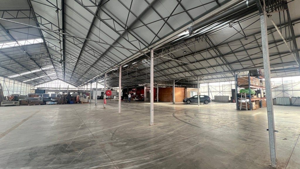 Strategisch gelegen magazijn met kantoor te huur in Merelbeke-Melle foto 3