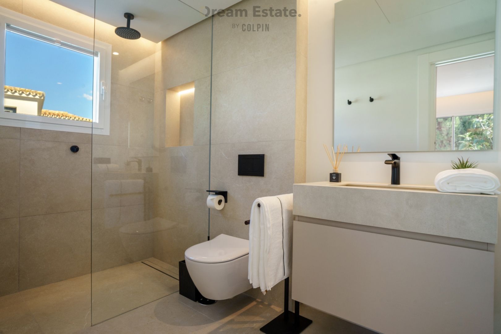 Villa La Concha is gelegen in de omgeving van Las Brisas Golf, Nueva Andalucia, Marbella. foto 21