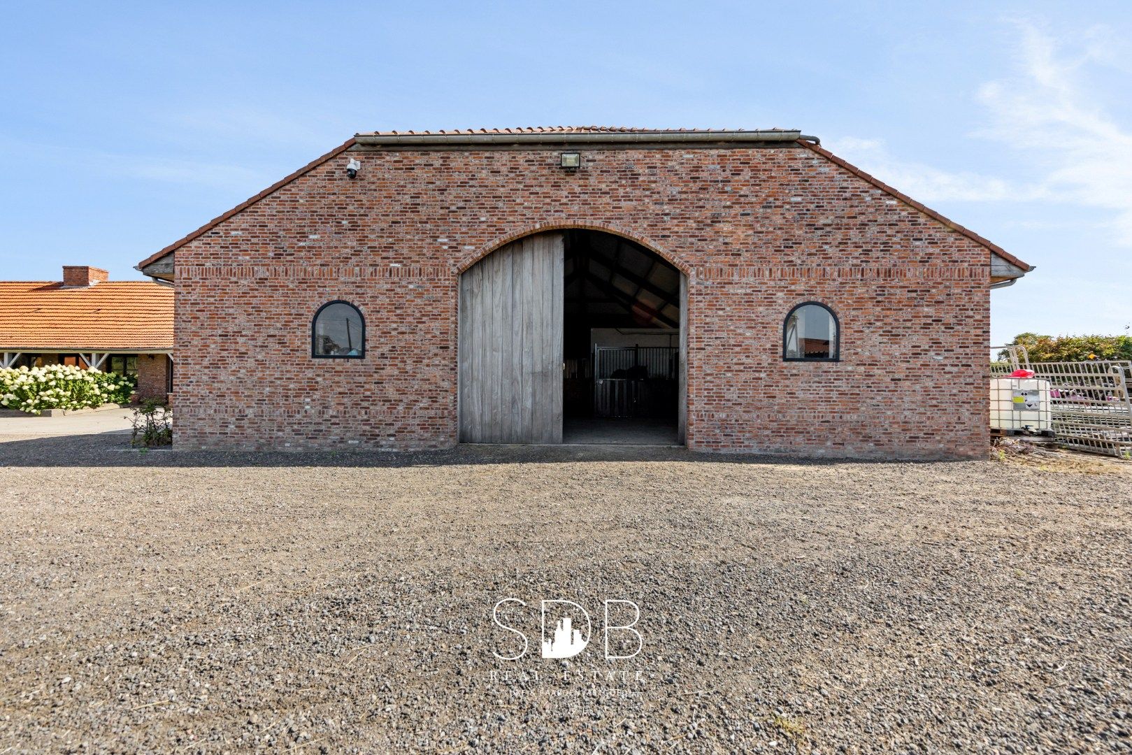 Prachtige landelijke woning met hippische accommodatie op 2,5hectare foto 25
