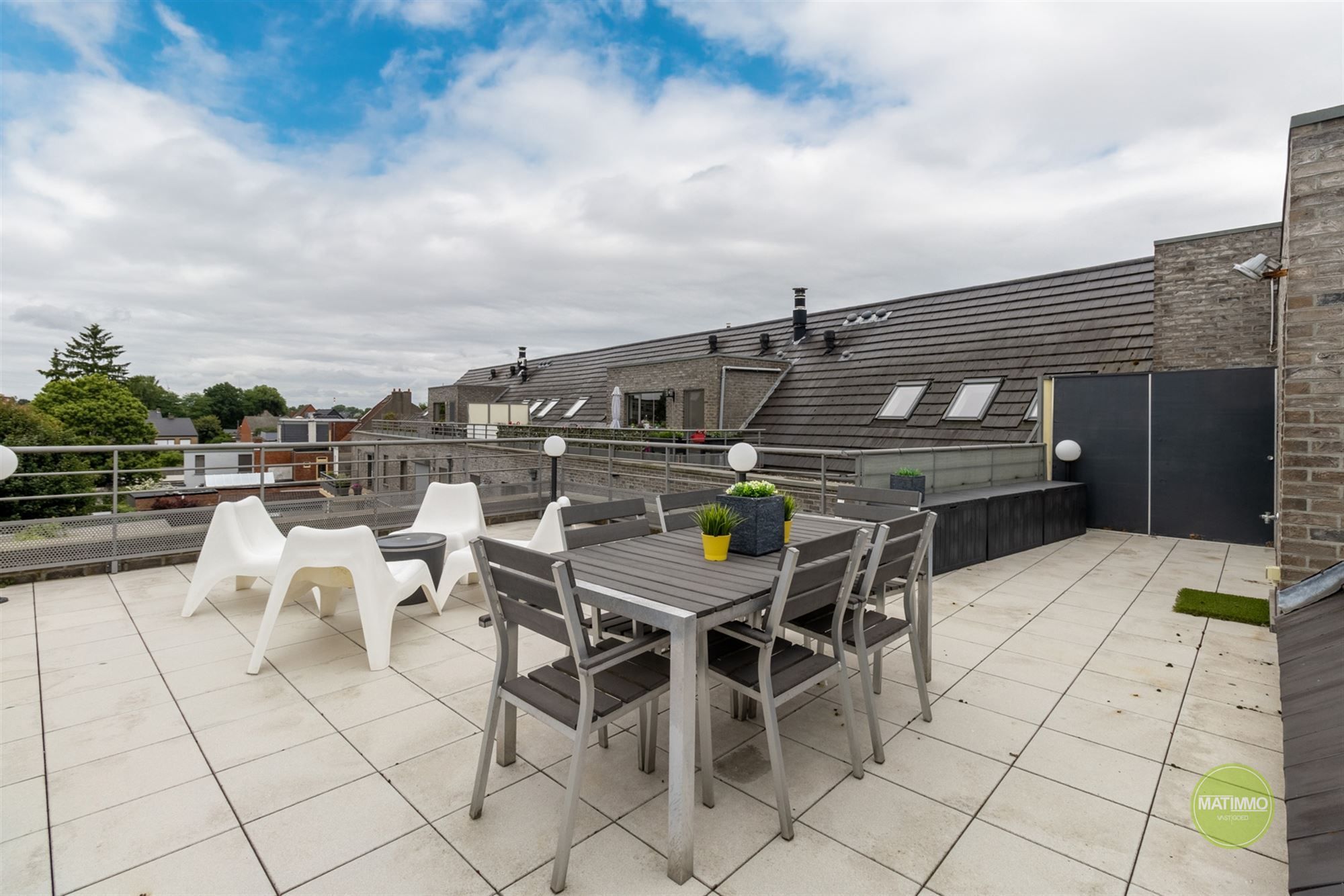 Penthouse met twee slaapkamers en ruim terras te Mol foto 3