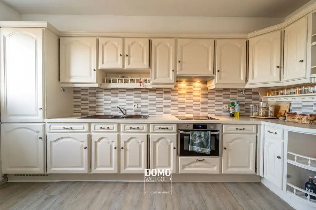 PERFECT GELEGEN RUIM APPARTEMENT IN CENTRUM HASSELT MET 3 SLAAPKAMERS, TERRAS, GARAGE EN EPC B foto 6