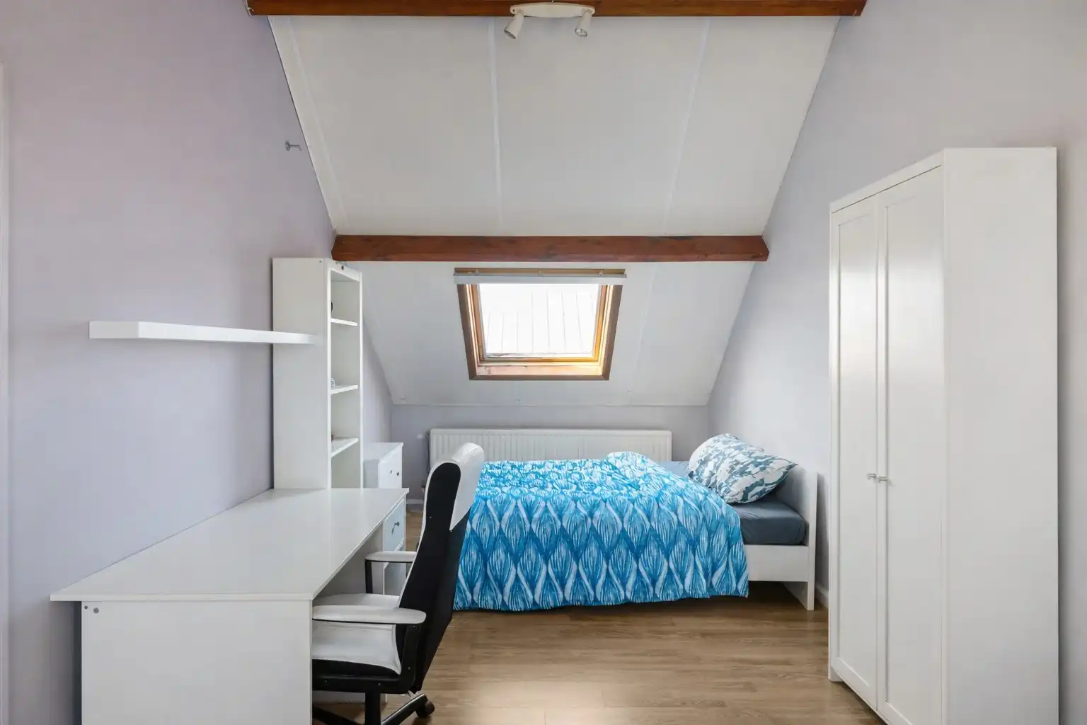 Ruime woning met 5 slpk en grote garage (100 m²) foto 10