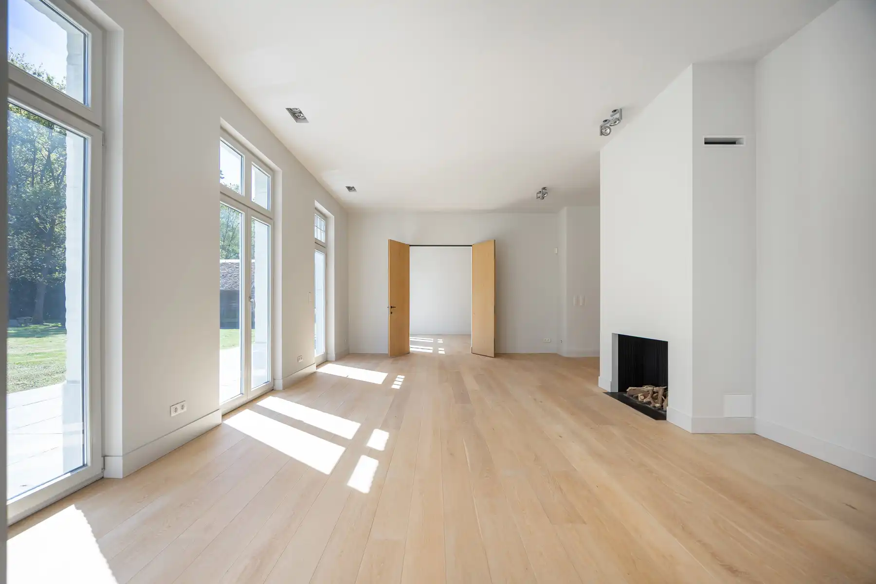 Magnifieke villa op 2.415 m² in residentiële wijk foto 6