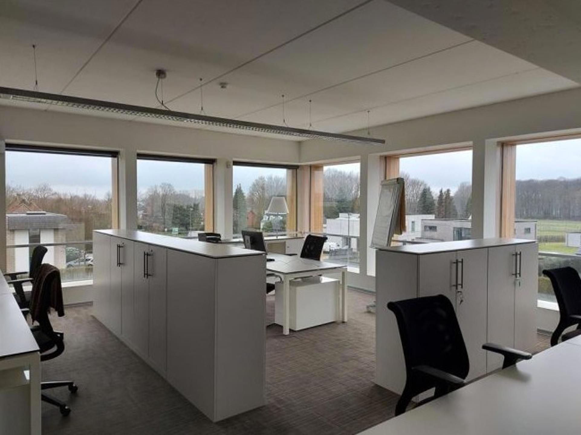 Kantoren te huur 1ste verdieping foto 4