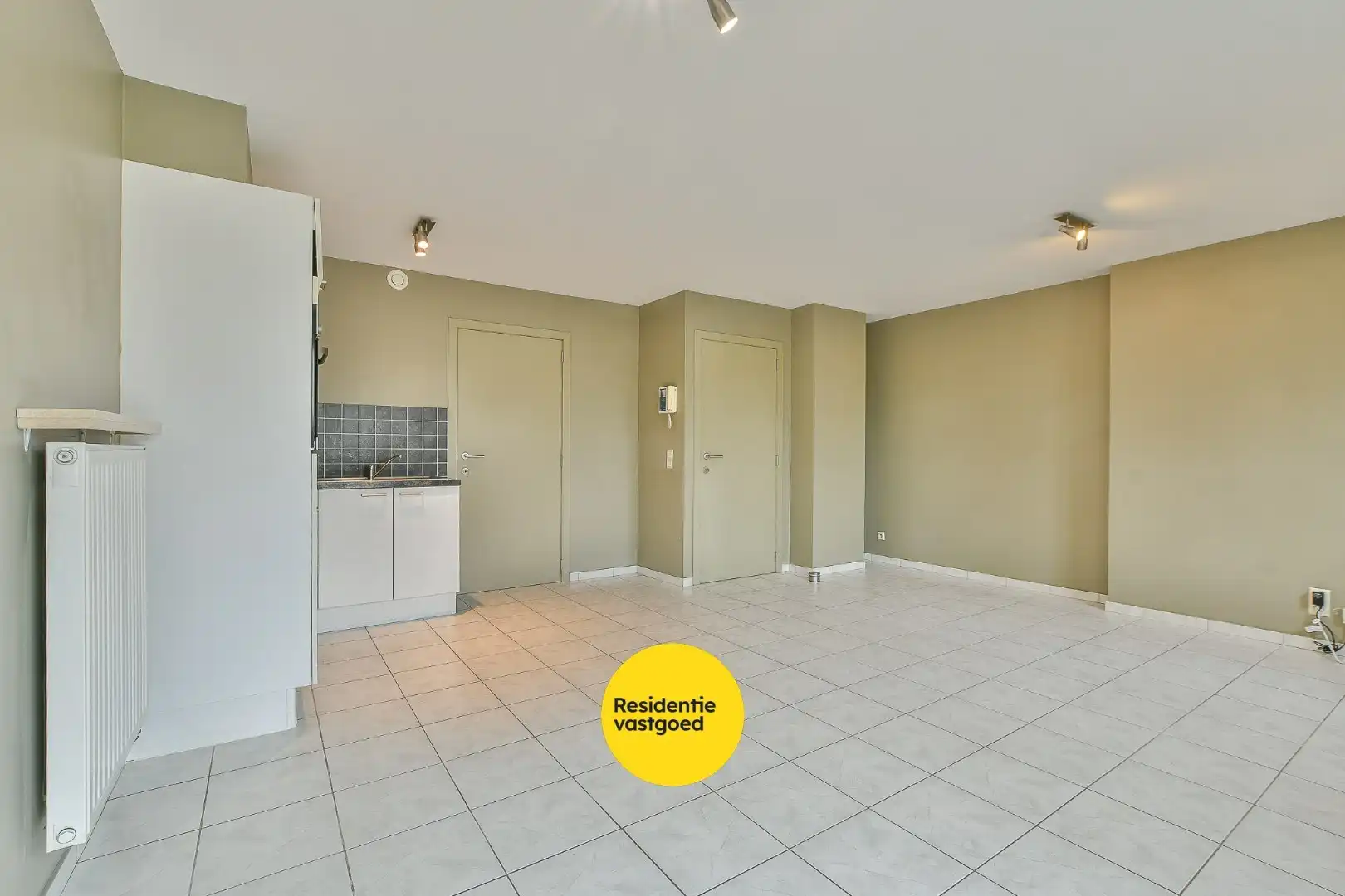 Modern gelijkvloers appartement met 2 slaapkamers– op slechts 500m van strand en zee! foto 7
