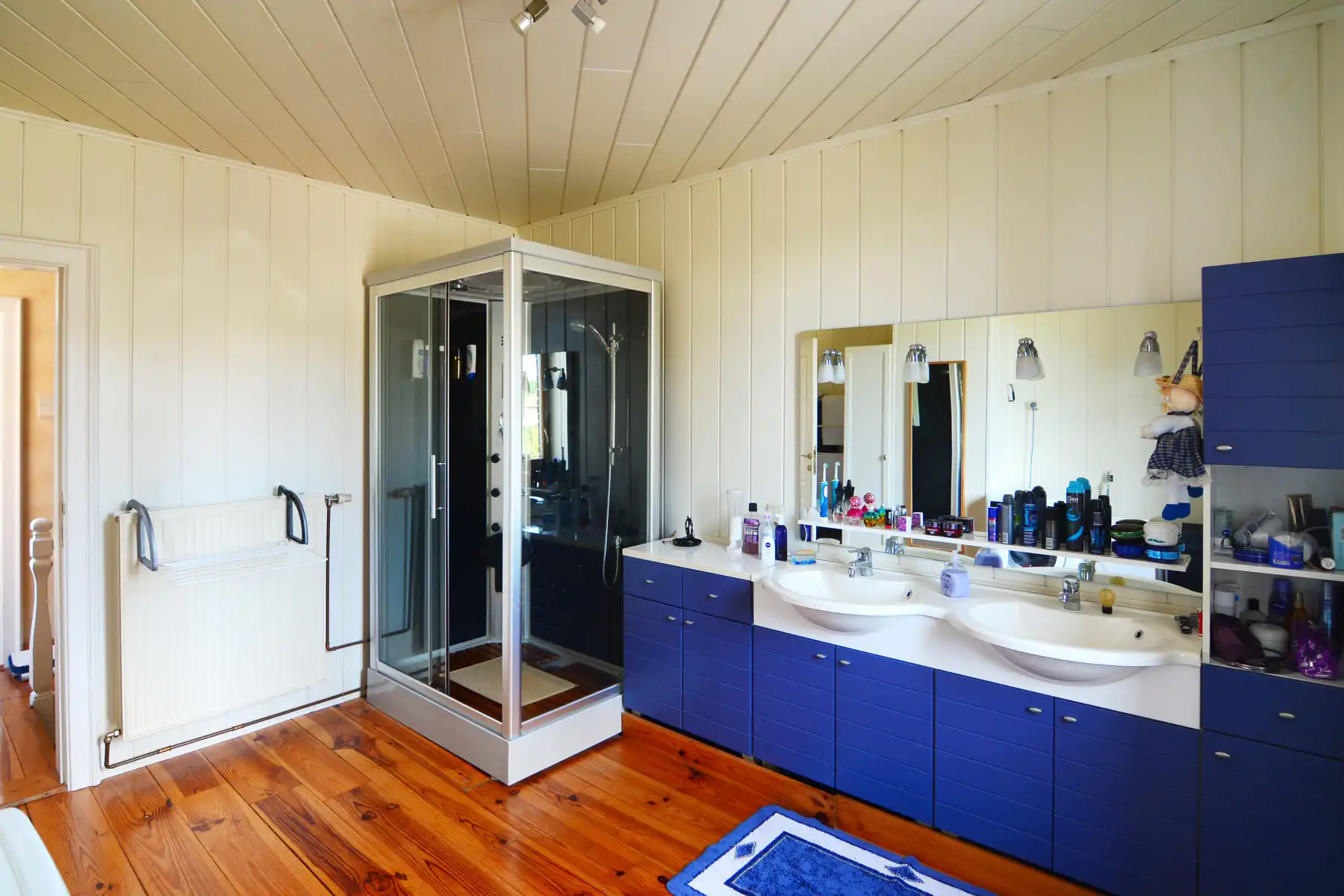 Riante woonst met statig horecapand en feestzaal foto 17