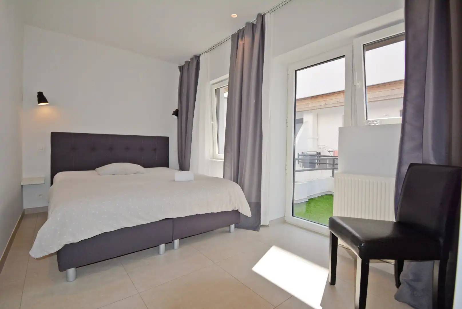 Modern appartement met 2 slaapkamers op wandelafstand van het strand foto 6