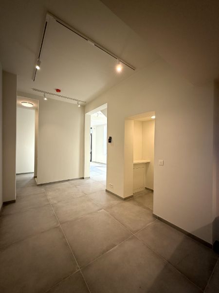 Unieke gerenoveerde eigendom met handelsruimte & triplex appartement met zicht op Coupure foto 26