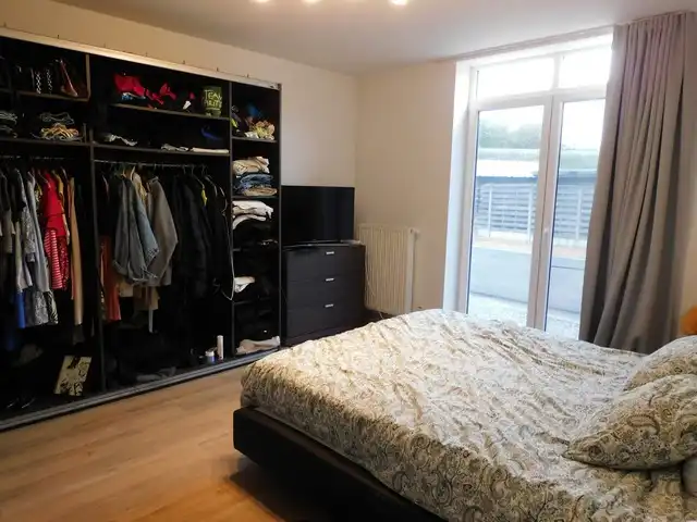 Rustig gelegen gelijkvloers appartement met tuin en carport foto 10