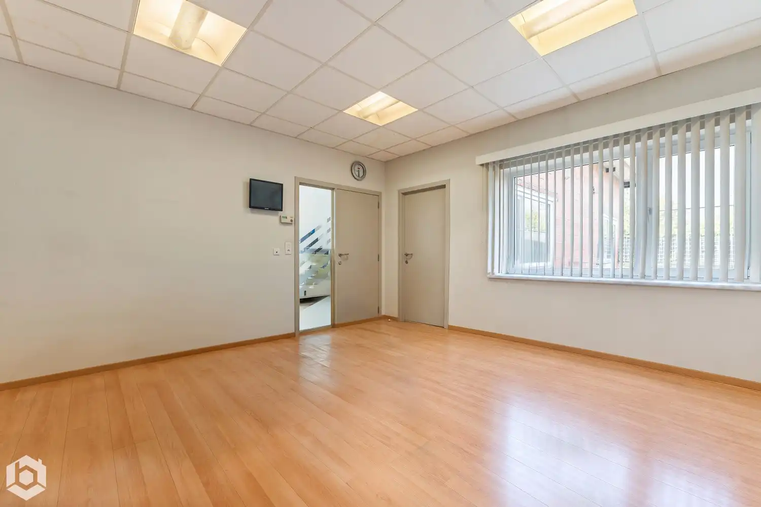 Commercieel pand met ruim appartement op toplocatie in Sint-Katelijne-Waver foto 3