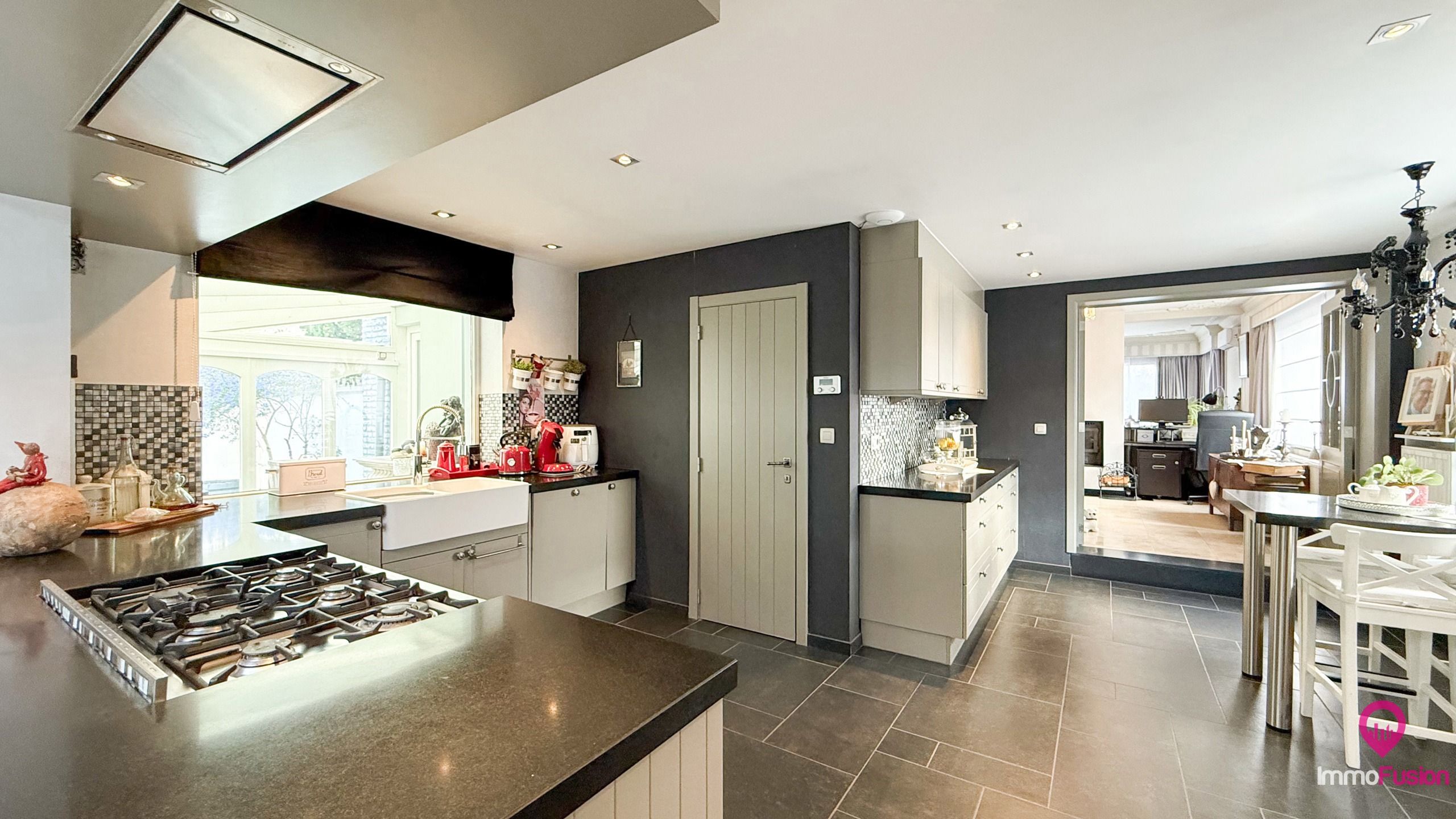 Rustig gelegen instapklare woning met 4 slpks en mooie tuin! foto 4