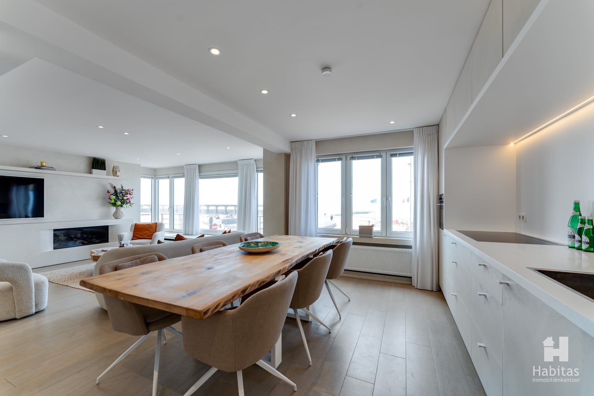 Exclusief zeedijkappartement met ruim 7 m. frontaal zeezicht foto 5