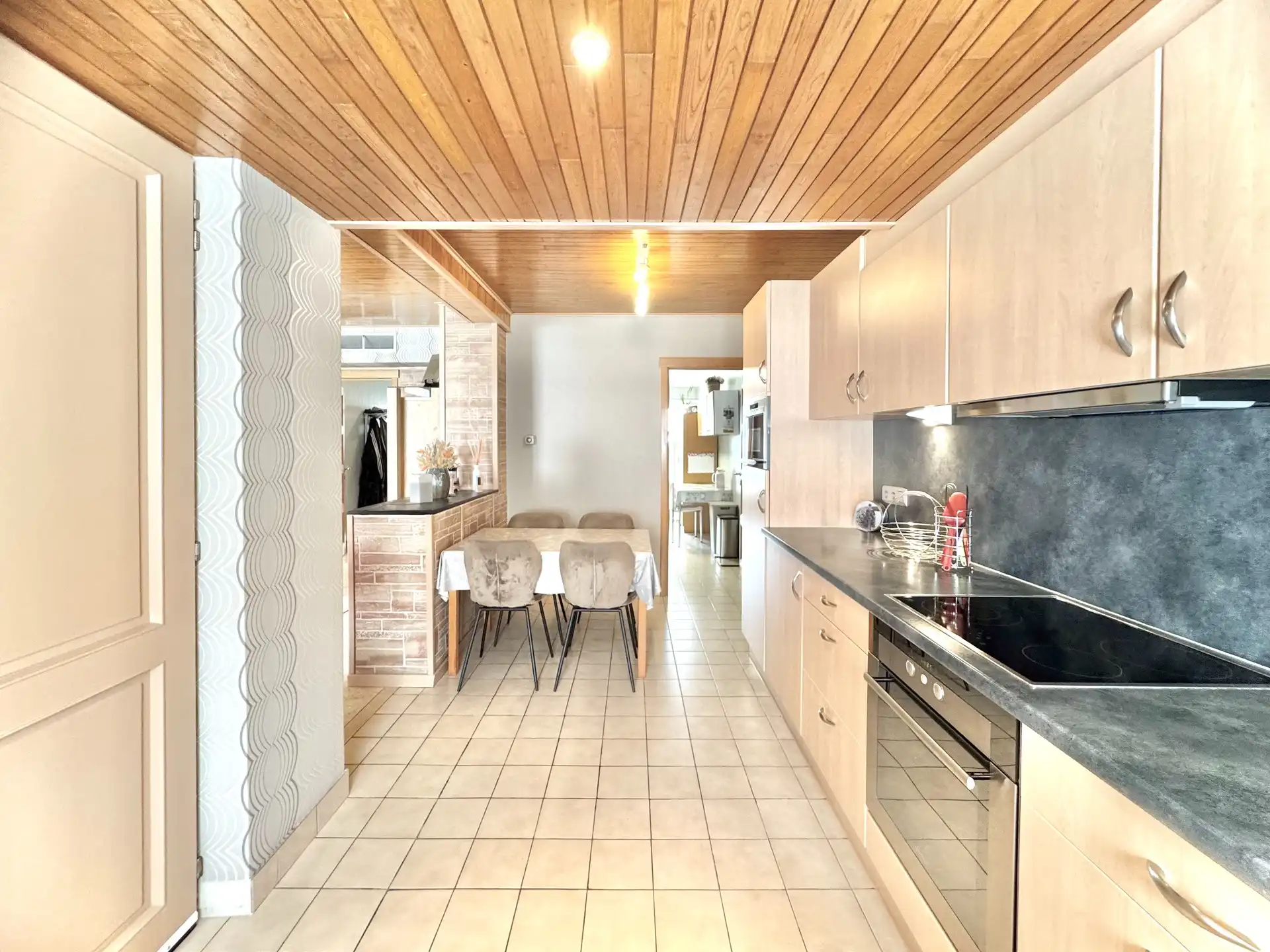 HALFOPEN WONING | 4 KAMERS | TUIN | GARAGE | 720 M² foto 15