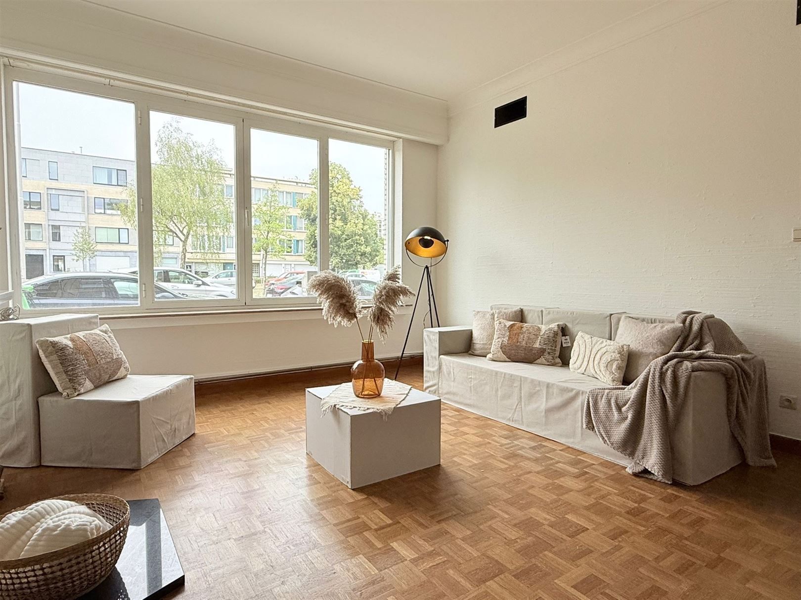 Hoofdfoto van de publicatie: Gelijkvloersappartement met grote tuin op Linkeroever